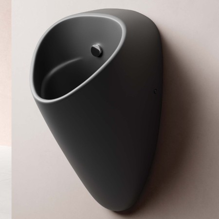 Urinoir VitrA avec commande électrique intégrée, alimenté par batterie