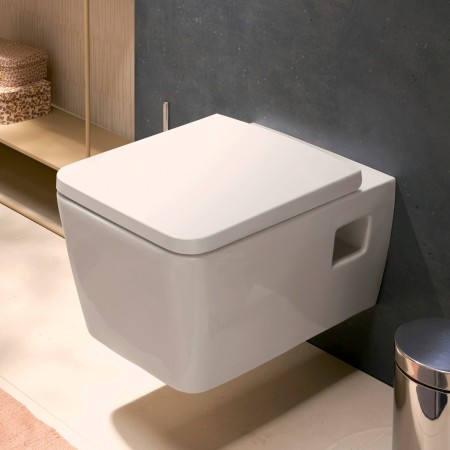 Set WC a parete hansgrohe EluPura Original Q 540 AquaChannel Flush con sedile WC con chiusura soft-close