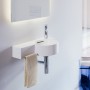 Lavabo LAUFEN Val 55 x 31,5 cm, étagère à gauche, avec 1 trou de robinet à droite, avec trop-plein - vue technique