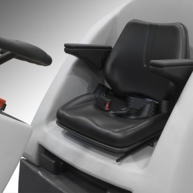 Lavor Akku Aufsitz-Scheuersaugmaschine mit Kehr- und Schrubbsystem COMFORT L