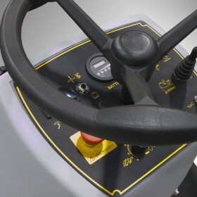Lavor Akku Aufsitz-Scheuersaugmaschine mit Kehr- und Schrubbsystem COMFORT L
