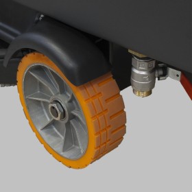Lavor Akku Aufsitz-Scheuersaugmaschine mit Kehr- und Schrubbsystem COMFORT M